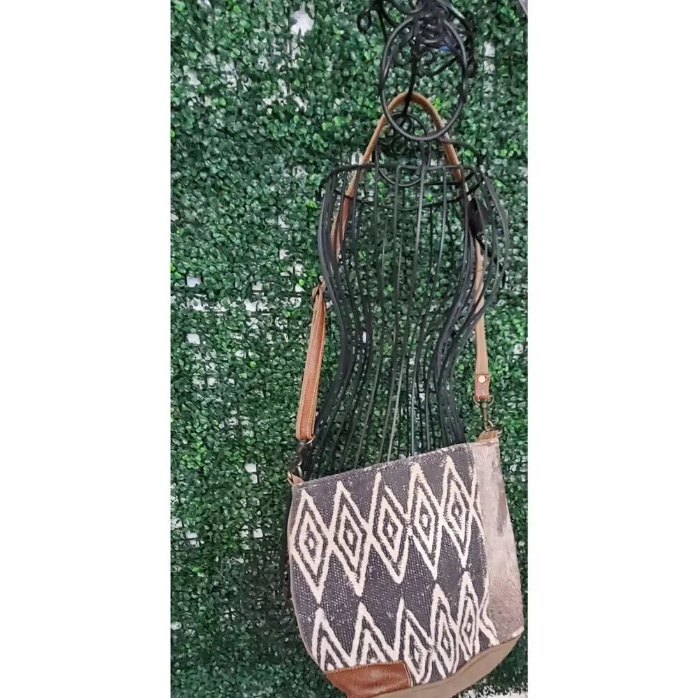Myra Bag  - Picture 3 of 6